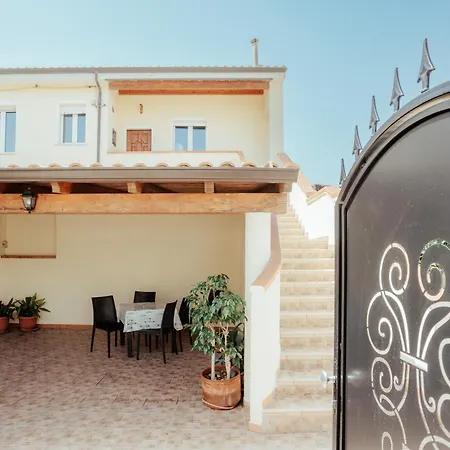 The Yellow Corner - Casa Портоскузо